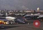 Standbild verschiedene Flugzeuge Vietnam, 1968, aus Sekunde 19 historischem Filmmaterial Videoclip 65675072137