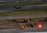 Standbild verschiedene Flugzeuge Vietnam, 1968, aus Sekunde 20 historischem Filmmaterial Videoclip 65675072137