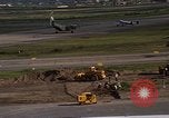 Standbild verschiedene Flugzeuge Vietnam, 1968, aus Sekunde 27 historischem Filmmaterial Videoclip 65675072137