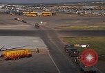Standbild verschiedene Flugzeuge Vietnam, 1968, aus Sekunde 52 historischem Filmmaterial Videoclip 65675072137