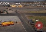 Standbild verschiedene Flugzeuge Vietnam, 1968, aus Sekunde 55 historischem Filmmaterial Videoclip 65675072137