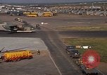Standbild verschiedene Flugzeuge Vietnam, 1968, aus Sekunde 56 historischem Filmmaterial Videoclip 65675072137