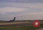 Standbild USA Flugzeuge Vietnam, 1968, aus Sekunde 29 historischem Filmmaterial Videoclip 65675072144