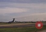 Standbild USA Flugzeuge Vietnam, 1968, aus Sekunde 31 historischem Filmmaterial Videoclip 65675072144