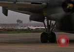 Standbild USA Flugzeuge Vietnam, 1968, aus Sekunde 30 historischem Filmmaterial Videoclip 65675072145