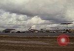 Standbild USA Flugzeuge Vietnam, 1968, aus Sekunde 31 historischem Filmmaterial Videoclip 65675072147