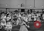 Image bébé ramper race New Jersey United States USA, 1945, de la seconde 5 séquences d'archives historiques vidéo 65675072163