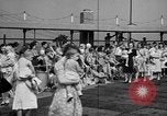 Image bébé ramper race New Jersey United States USA, 1945, de la seconde 8 séquences d'archives historiques vidéo 65675072163
