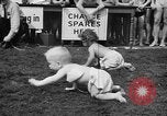 Image bébé ramper race New Jersey United States USA, 1945, de la seconde 33 séquences d'archives historiques vidéo 65675072163
