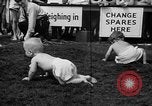 Image bébé ramper race New Jersey United States USA, 1945, de la seconde 37 séquences d'archives historiques vidéo 65675072163