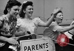 Image bébé ramper race New Jersey United States USA, 1945, de la seconde 46 séquences d'archives historiques vidéo 65675072163