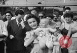 Image bébé ramper race New Jersey United States USA, 1945, de la seconde 59 séquences d'archives historiques vidéo 65675072163