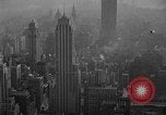 Immagine di Detergente per vetri New York City USA, 1945, secondo 18 filmato di repertorio 65675072164