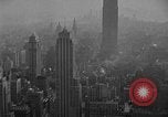 Immagine di Detergente per vetri New York City USA, 1945, secondo 19 filmato di repertorio 65675072164
