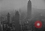 Immagine di Detergente per vetri New York City USA, 1945, secondo 20 filmato di repertorio 65675072164