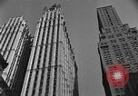 Immagine di Detergente per vetri New York City USA, 1945, secondo 29 filmato di repertorio 65675072164