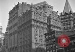 Immagine di Detergente per vetri New York City USA, 1945, secondo 32 filmato di repertorio 65675072164