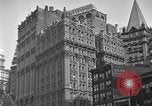 Immagine di Detergente per vetri New York City USA, 1945, secondo 33 filmato di repertorio 65675072164