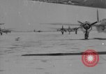 Standbild Eddie Rickenbacker Europa, 1944, aus Sekunde 1 historischem Filmmaterial Videoclip 65675072176