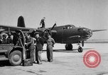 Standbild Eddie Rickenbacker Europa, 1944, aus Sekunde 15 historischem Filmmaterial Videoclip 65675072176