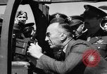Standbild Eddie Rickenbacker Europa, 1944, aus Sekunde 42 historischem Filmmaterial Videoclip 65675072176