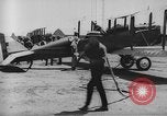 Immagine di Mid-air refuelling San Diego California USA, 1923, secondo 46 filmato di repertorio 65675072184