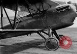 Standbild Curtiss P-1Hawk Ausübung an-4 Michigan United States USA, 1926, aus Sekunde 30 historischem Filmmaterial Videoclip 65675072198