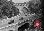 Image navetteurs roulant à Washington DC sur Rock Creek Parkway Washington DC USA, 1935, de la seconde 7 séquences d'archives historiques vidéo 65675072204