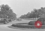 Image navetteurs roulant à Washington DC sur Rock Creek Parkway Washington DC USA, 1935, de la seconde 9 séquences d'archives historiques vidéo 65675072204