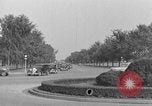 Image navetteurs roulant à Washington DC sur Rock Creek Parkway Washington DC USA, 1935, de la seconde 12 séquences d'archives historiques vidéo 65675072204