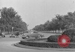 Image navetteurs roulant à Washington DC sur Rock Creek Parkway Washington DC USA, 1935, de la seconde 14 séquences d'archives historiques vidéo 65675072204
