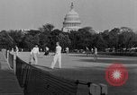 Image navetteurs roulant à Washington DC sur Rock Creek Parkway Washington DC USA, 1935, de la seconde 43 séquences d'archives historiques vidéo 65675072204