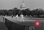 Image navetteurs roulant à Washington DC sur Rock Creek Parkway Washington DC USA, 1935, de la seconde 44 séquences d'archives historiques vidéo 65675072204