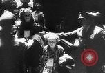 Standbild Krieg Flüchtlingskinder New York City USA, 1942, aus Sekunde 23 historischem Filmmaterial Videoclip 65675072208