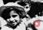 Standbild Krieg Flüchtlingskinder New York City USA, 1942, aus Sekunde 41 historischem Filmmaterial Videoclip 65675072208