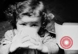 Standbild Krieg Flüchtlingskinder New York City USA, 1942, aus Sekunde 50 historischem Filmmaterial Videoclip 65675072208