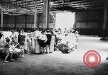 Standbild Krieg Flüchtlingskinder New York City USA, 1942, aus Sekunde 51 historischem Filmmaterial Videoclip 65675072208