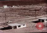 Standbild Operation Cue nukleare Testvorbereitungen Nevada United States USA, 1955, aus Sekunde 57 historischem Filmmaterial Videoclip 65675072220