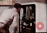 Standbild Operation Cue nukleare Test Lebensmittelbehälter Nevada United States USA, 1955, aus Sekunde 16 historischem Filmmaterial Videoclip 65675072221