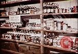 Standbild Operation Cue nukleare Test Lebensmittelbehälter Nevada United States USA, 1955, aus Sekunde 31 historischem Filmmaterial Videoclip 65675072221