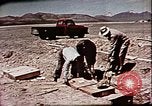Standbild Operation Cue nukleare Test Lebensmittelbehälter Nevada United States USA, 1955, aus Sekunde 48 historischem Filmmaterial Videoclip 65675072221