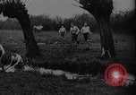 Standbild jährliche Cross Country Rennen Eton England, 1933, aus Sekunde 26 historischem Filmmaterial Videoclip 65675072246