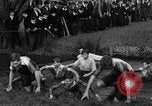 Standbild jährliche Cross Country Rennen Eton England, 1933, aus Sekunde 44 historischem Filmmaterial Videoclip 65675072246