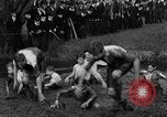 Standbild jährliche Cross Country Rennen Eton England, 1933, aus Sekunde 45 historischem Filmmaterial Videoclip 65675072246