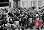 Image des oranges et des cerises Berlin Allemagne, 1951, de la seconde 6 séquences d'archives historiques vidéo 65675072260