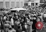 Image des oranges et des cerises Berlin Allemagne, 1951, de la seconde 12 séquences d'archives historiques vidéo 65675072260