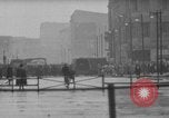 Image révolte Berlin Allemagne, 1951, de la seconde 10 séquences d'archives historiques vidéo 65675072262