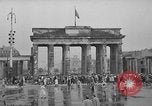 Image révolte Berlin Allemagne, 1951, de la seconde 43 séquences d'archives historiques vidéo 65675072262