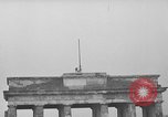 Image révolte Berlin Allemagne, 1951, de la seconde 50 séquences d'archives historiques vidéo 65675072262