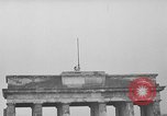 Image révolte Berlin Allemagne, 1951, de la seconde 51 séquences d'archives historiques vidéo 65675072262
